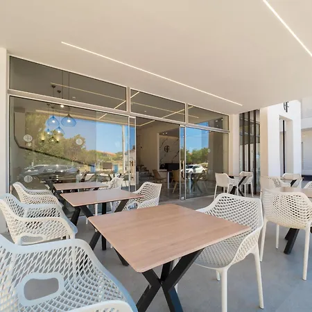Hotel Finikounda Hotel 2*