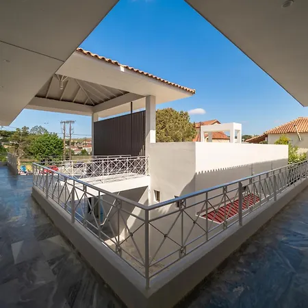 Finikounda Hotel فندق